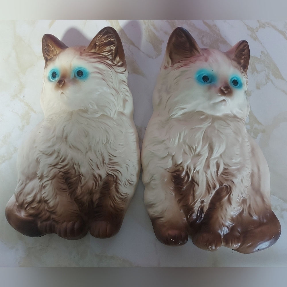 Vintage kittens wall hanger